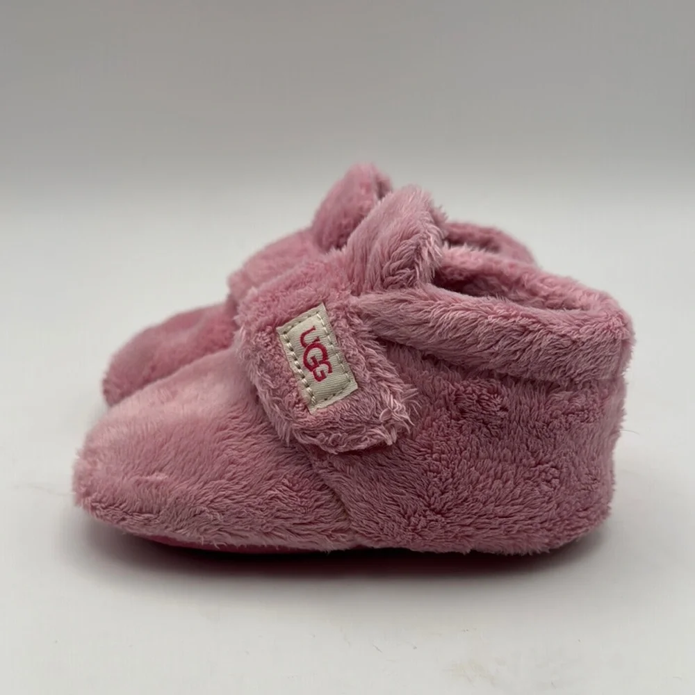 UGG cozy up